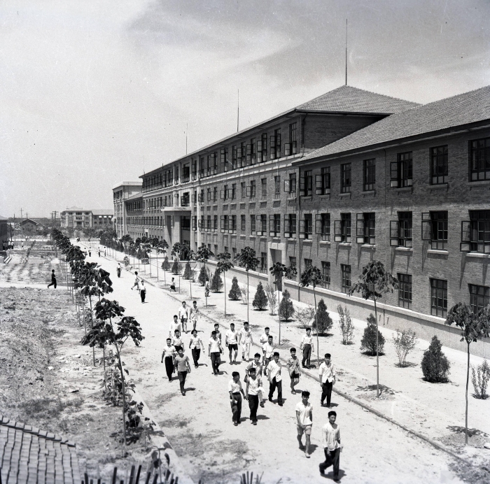 1959年拍摄的西迁后的交通大学校园一景（资料照片）。