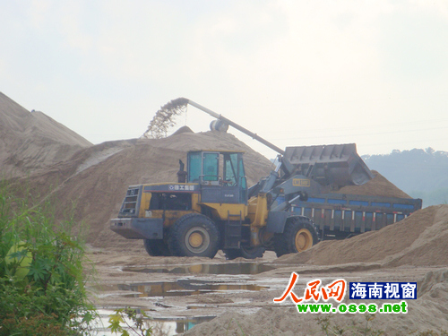 港商投资琼海沙石厂遭轰炸被迫停业_记者追