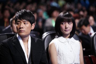 亲爱的,让我们捆绑着秀吧_时尚潮人_时尚_海口网