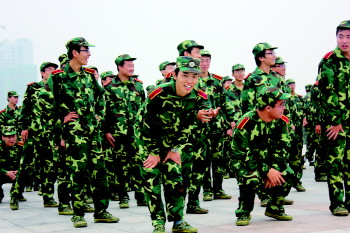 清华保安哥 考上山东师范大学_时事论据_作文