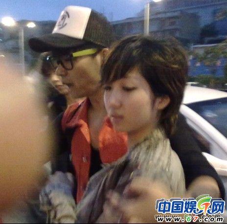 <em>快女洪辰</em>及父母被打内幕刘忻洪辰粉丝冲突现场