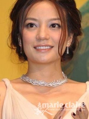 <em>大脸</em>变巴掌 赵薇8款小脸<em>发型</em>_装扮_时尚_海口