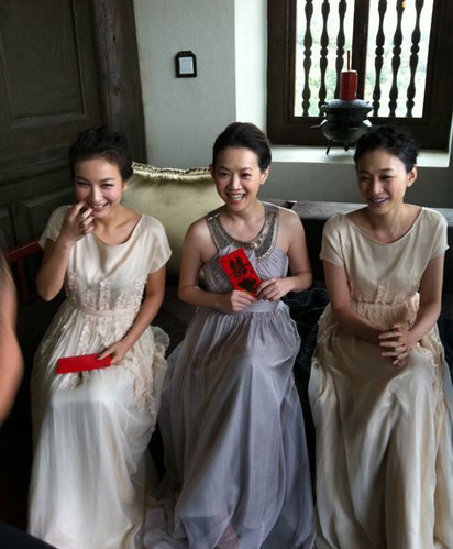 来看谢娜伴娘团 明星伴娘团pk_资讯_海口婚庆