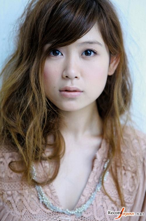 日本女歌手绚香成立唱片公司 将于明年春天复出(图)
