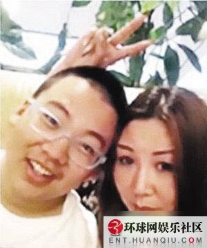 郭德纲与两任妻子合影首曝光 21岁与前妻闪婚(图)