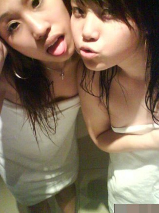 高中<em>女生</em>疯狂自拍<em>裸照</em>迎春节图片频道 - 海口网