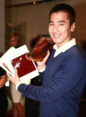 阮经天家世富贵郑元畅摆地摊 台湾小生背景揭