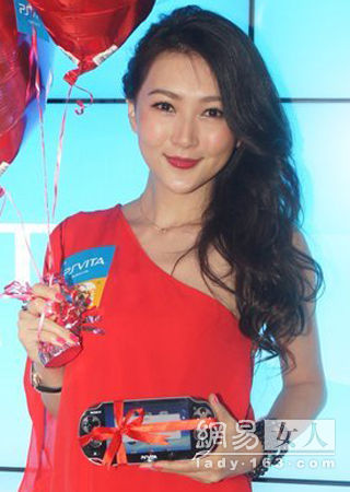 诸葛亮第63代后人做嫩模 身材不输人嫁香港富