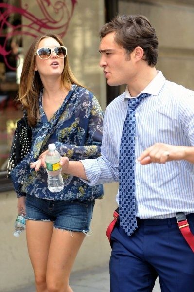 《<em>绯闻女孩</em>》亮相上海 盘点B与C情侣造型_装