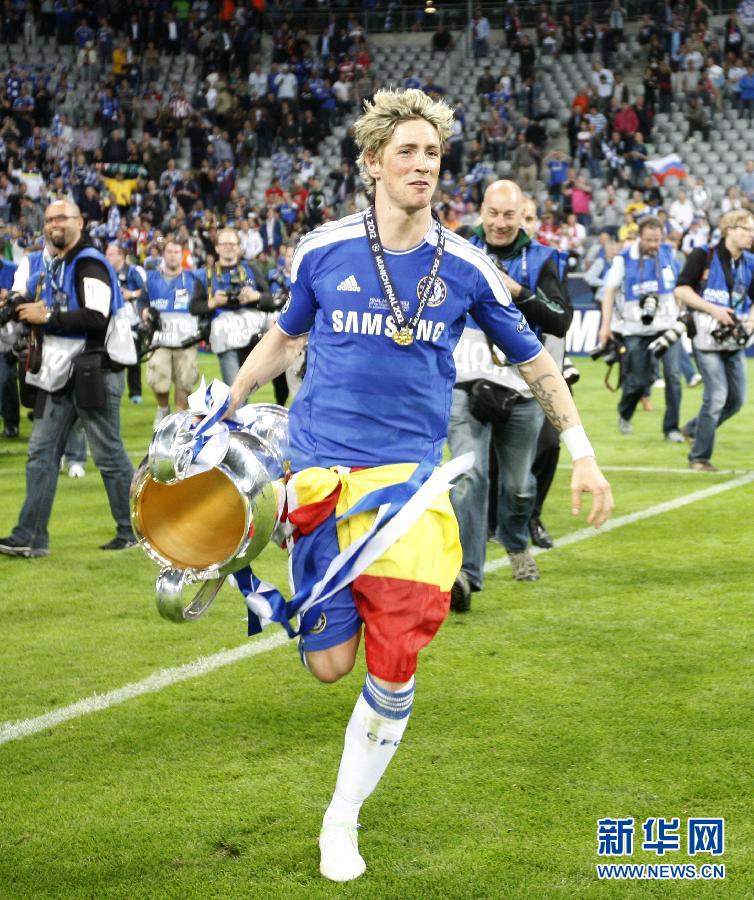 征服慕尼黑!切尔西点球胜拜仁捧起欧冠奖杯