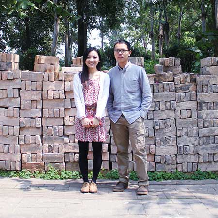 网传大学生情侣换装照 男生爆笑穿裙穿高跟鞋