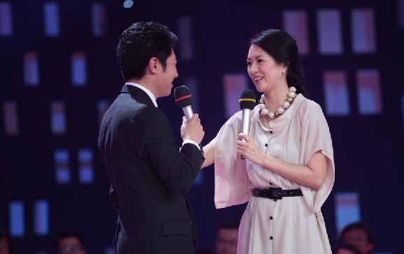 撒贝宁自创打油诗 否认向章子怡求婚购豪宅