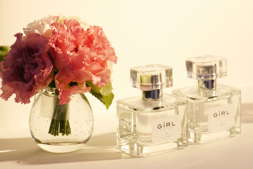 少女时代代言Girl香水 演绎小清新森女风_精品