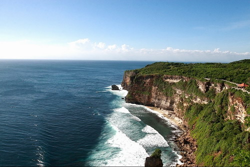 巴厘岛情人崖(图片来源于网络)