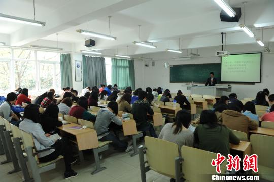 重庆一中学分男女食堂_重庆一中教师收入(2)