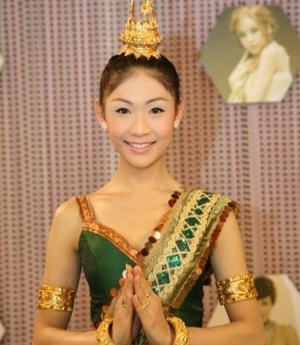 泰国人妖皇后选美尽展性感 实拍选美现场惊艳 盘点历届泰国人妖皇后