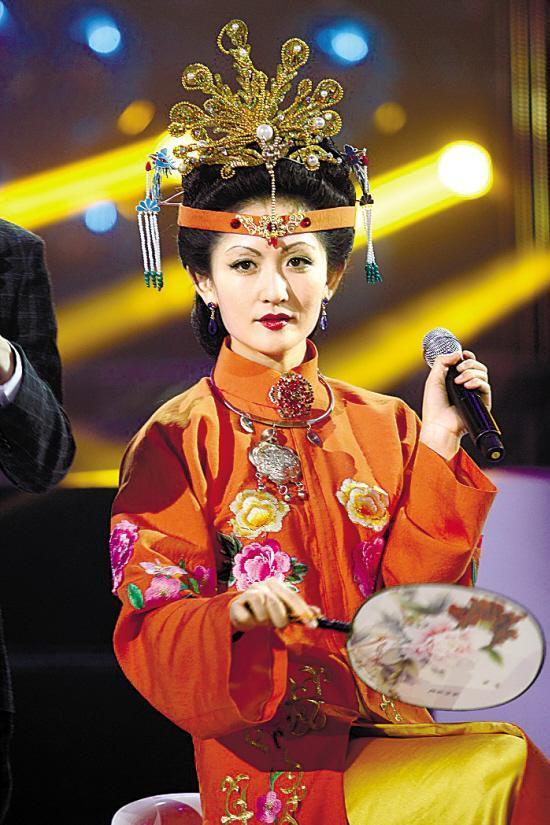 谢娜"大咖秀"变身王熙凤 沈凌模仿张含韵(图)_娱乐快报_娱乐新闻_海口网