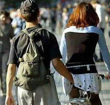 钟丽缇被邓超摸腿 <em>色男色女</em>咸猪手公共场合肆