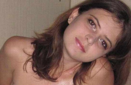 美国男子拍摄妻子与狗兽交不雅视频场面淫秽令