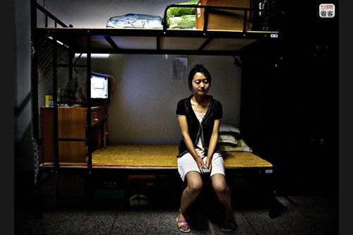 富士康厂妹买iPhone卖身揭秘 因城乡间失衡造就_社会新闻_新闻中心_海口网