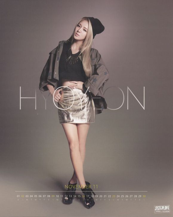 <em>少女时代</em>2014<em>台历</em>写真:孝渊美貌大变脸郑秀妍