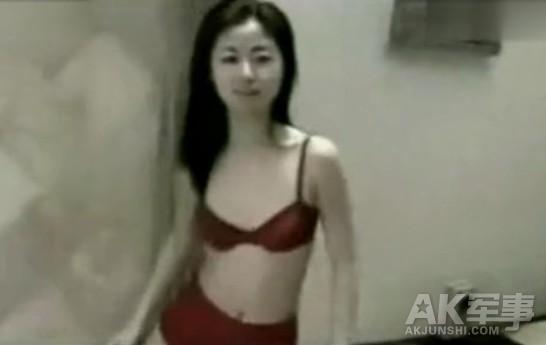 <em>林心如</em>早年脱衣艳照再次被炒 拨<em>胸罩</em>劈腿尺度