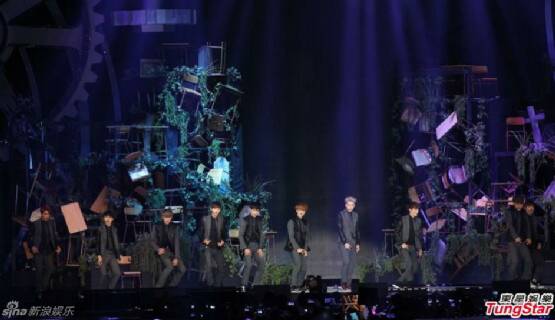 韩国神级男团exo教程解析:吴亦凡母亲讲诉出道血泪史1s现象红屏幕总成米图片