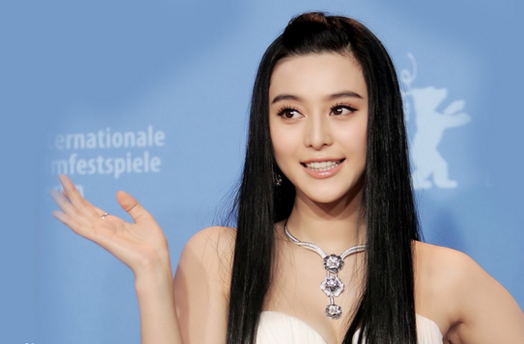 当红女星被黑惨状比拼 张馨予苏妲己附身蛇蝎