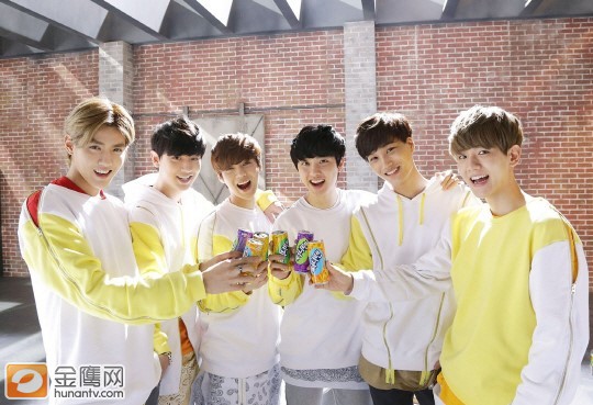 <em>EXO</em>最新广告拍摄高清花絮:KAI都暻秀交杯对饮