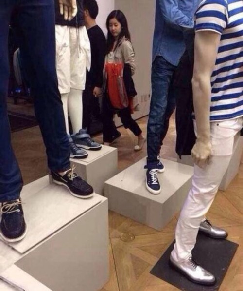 <em>传</em>奶茶<em>妹</em>倒追刘强东 恩爱照曝光_明星八卦_娱