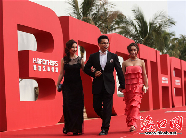 华谊兄弟20周年庆典海口举行 成龙华仔聚红毯