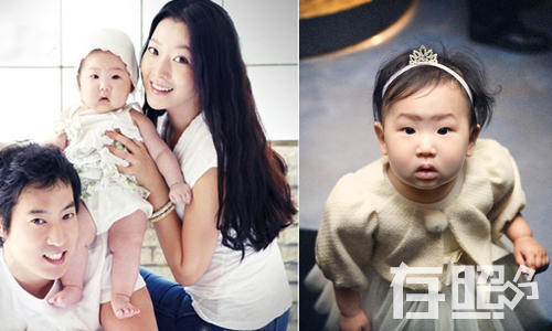 <em>李小璐女儿</em>长相被质疑 明星儿女是<em>整容</em>鉴别仪