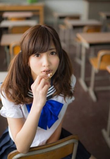 日本19岁嫩模走红 佐野雏子与Angelababy等PK谁更美(图)_明星八卦_娱乐新闻_海口网