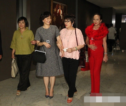 60岁林青霞婚宴喝高放歌 喜宴变影后同乐会(图