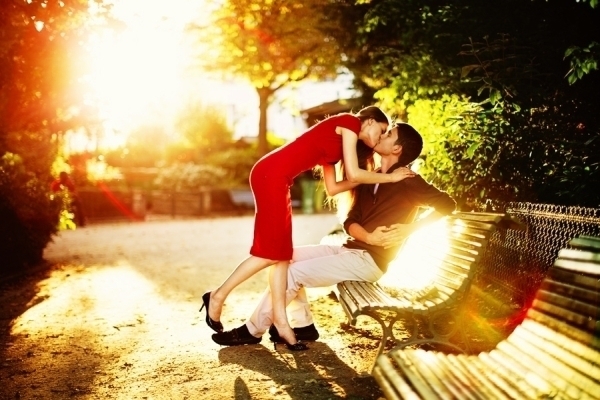 吻是对爱最直白的诠释 情侣接吻唯美心动照片