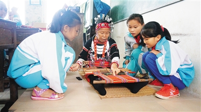 琼中:校园里传承黎苗文化薪火_民风民俗_首页