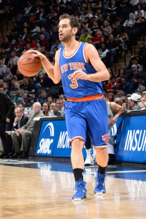 NBA战报 马刺队主场成功反弹 尼克斯队遭10连