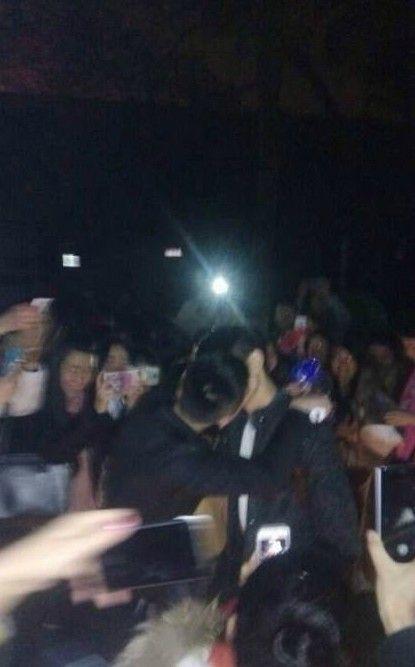 西华师大: 男男表白拥吻 引围观图片频道 - 海口