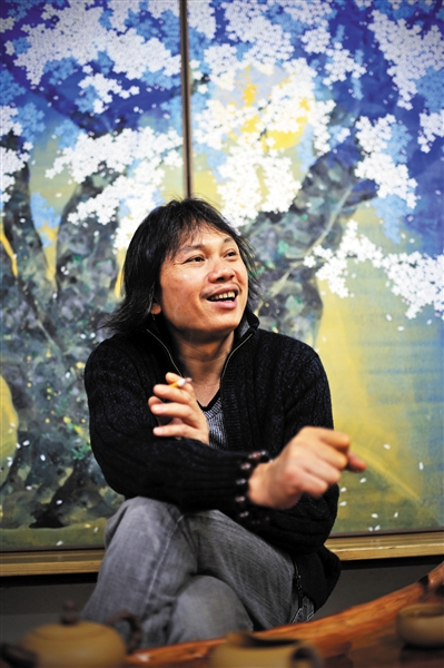 林明俊:远赴日本留学 欲将岩彩画在中国传承_