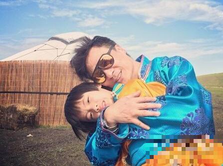 吴镇宇今日宣布结果 面对采访怒摔话筒