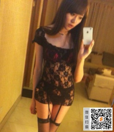 曝车模自拍艳照露底<em>内裤</em>:白皙修长美腿令人血