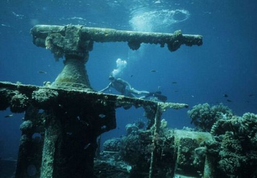 神秘巨人遗骸曝光!十一大海底坟墓再现搅乱眼球_娱乐快报_娱乐新闻_海口网