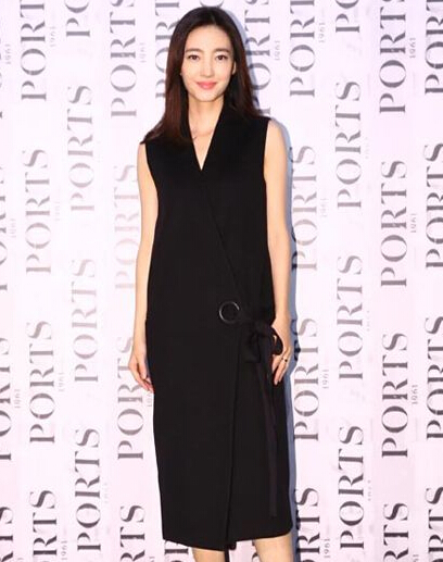 素颜女神王丽坤疑当小三 情商不如衣商高!_娱