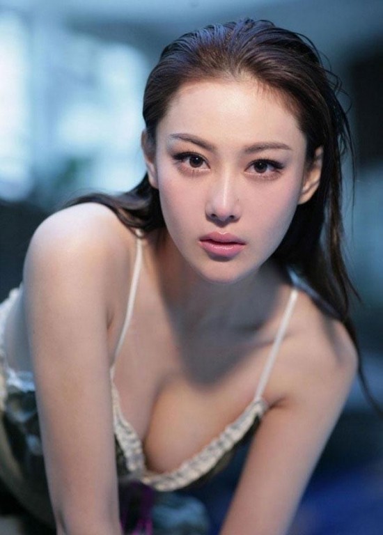 张馨予