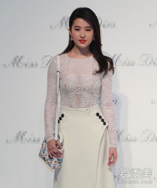 柳岩自曝身高162体重104 深扒女明星真实身高