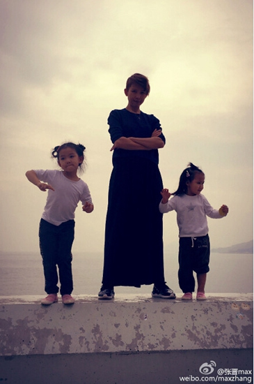 张晋示爱妻子女儿 蔡少芬:少有的甜蜜话语(图)