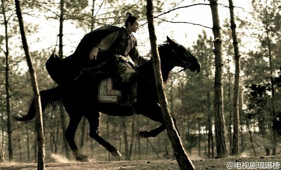 工作人员太拼了!不会骑马的演员如何拍好骑马