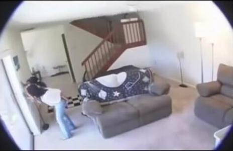 男子偷拍妻子出轨证据 画面让他崩溃了 妻子竟与保姆淫乱图片频道 - 海口网 - 海口权威新闻门户网站