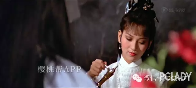 1980年《英雄无泪》里饰演绝代佳人蝶舞.