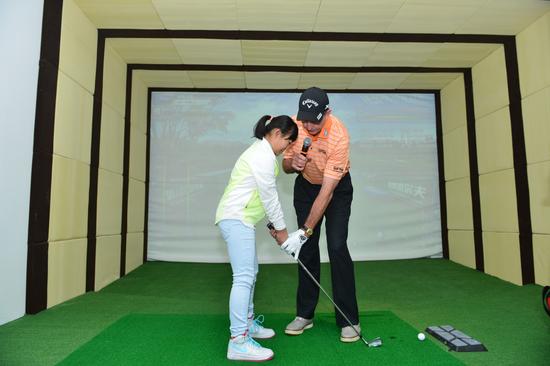 如歌-利百特十月中国行 开启高尔夫教练培训认